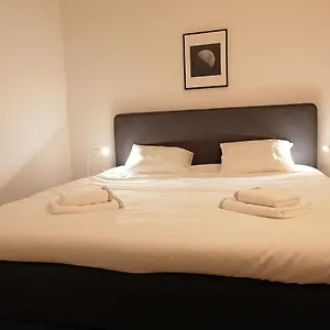Deluxe Orly 2 Apartment