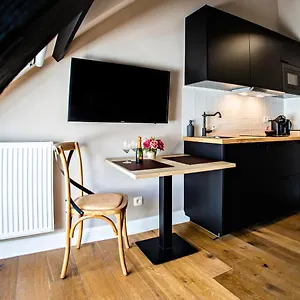https://luxury-suites-ambassador.brusselshotelsbook.com